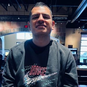 Meet your Posher, Manuel